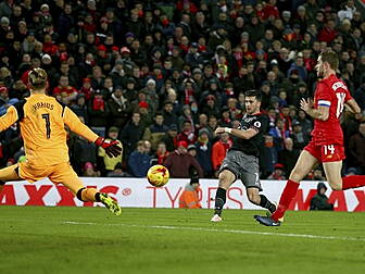 Kevin Kilbane: Shane Long shin...